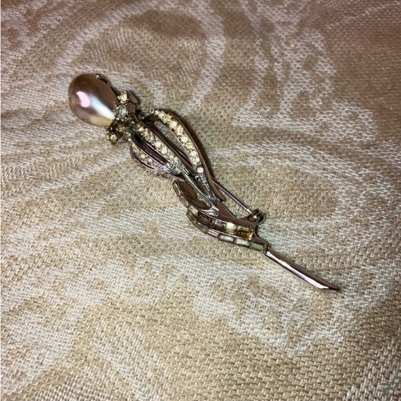 il_1080xN.1371277427_an4k.jpg Vintage Coro brooch (Id)